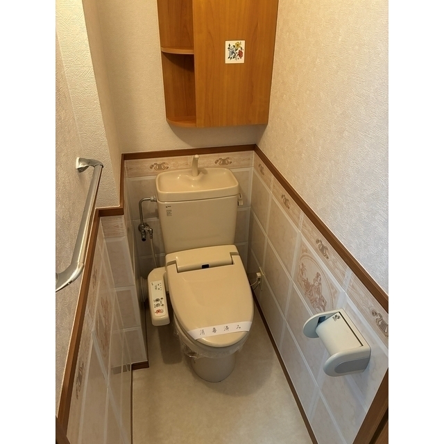 トイレ　別部屋のお写真です。