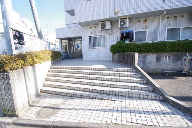 エントランス　★お問い合わせ・ご来店はタウンハウジング町田店まで★