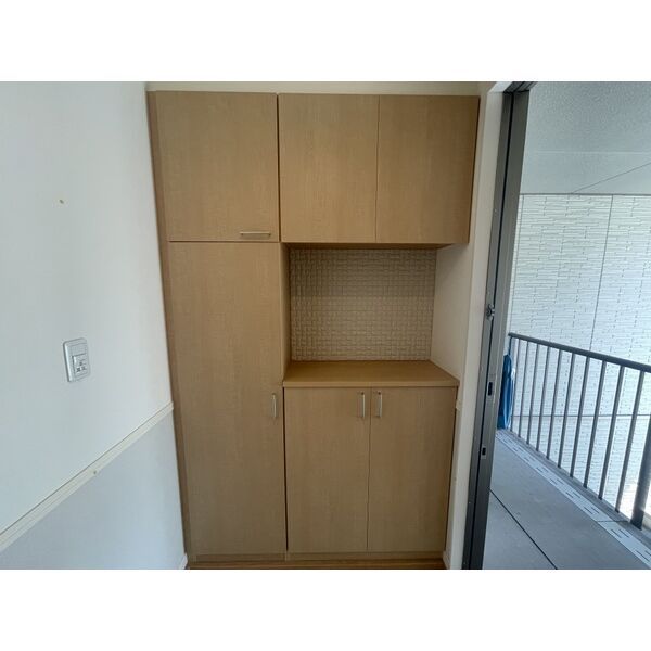 玄関　室内写真は別部屋の写真です。