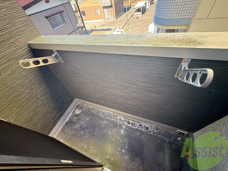 バルコニー　バルコニーは長さも幅もちょうどいい広さでした。