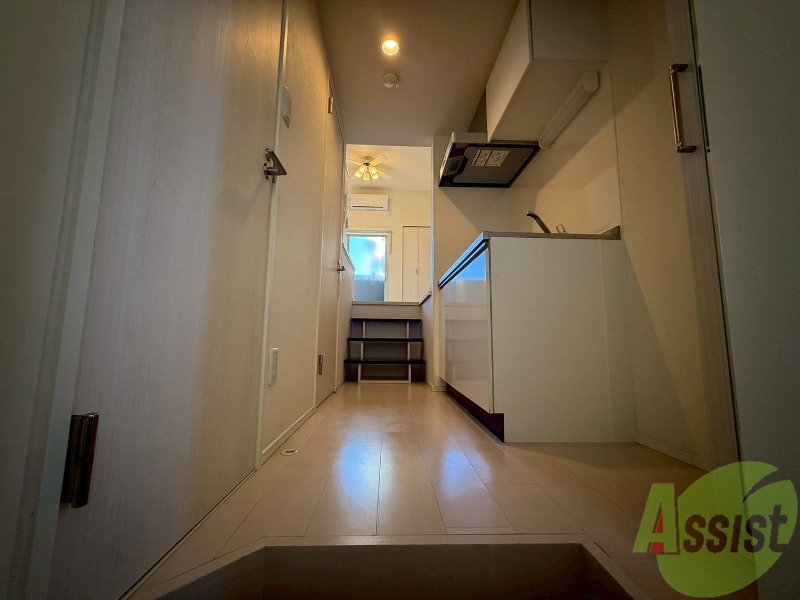 玄関　玄関から撮影しました。玄関の広さが伝わりますね。