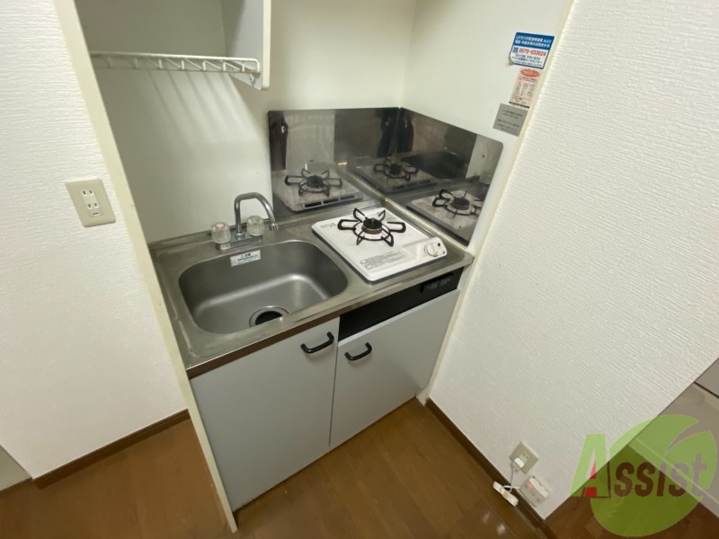 キッチン　広々としたキッチンです。調理がしやすそうなキッチンですね。