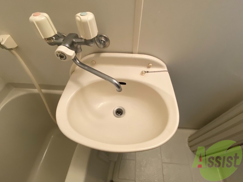 洗面設備　洗面台はこちらです。朝の身支度はこちらで