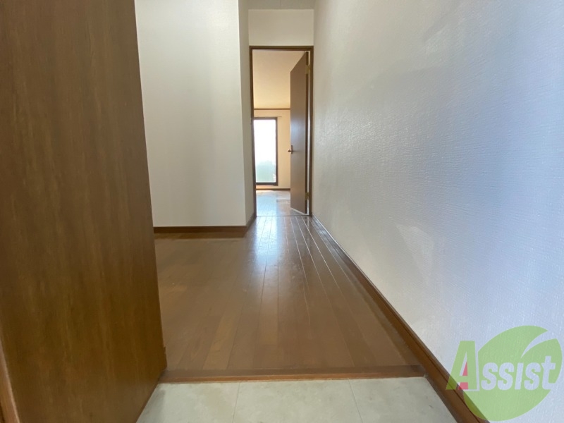 玄関　玄関からの風景です。広々としていいですね。