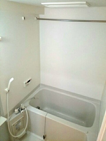 バス・シャワールーム　ゆったり過ごせるお風呂です