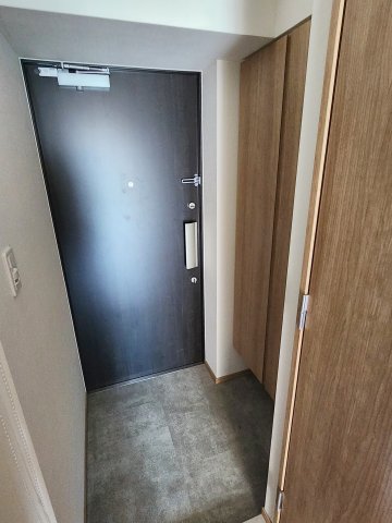 玄関　エステムコート横濱大通り公園