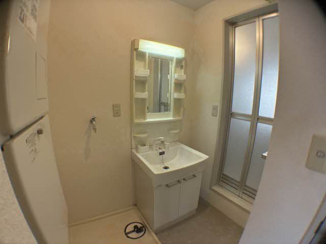 洗面設備　毎日使うものだからこそシンプルに。忙しい毎朝を迎えるように…