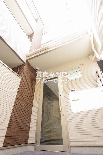 建物外観　木造3階建ての物件！