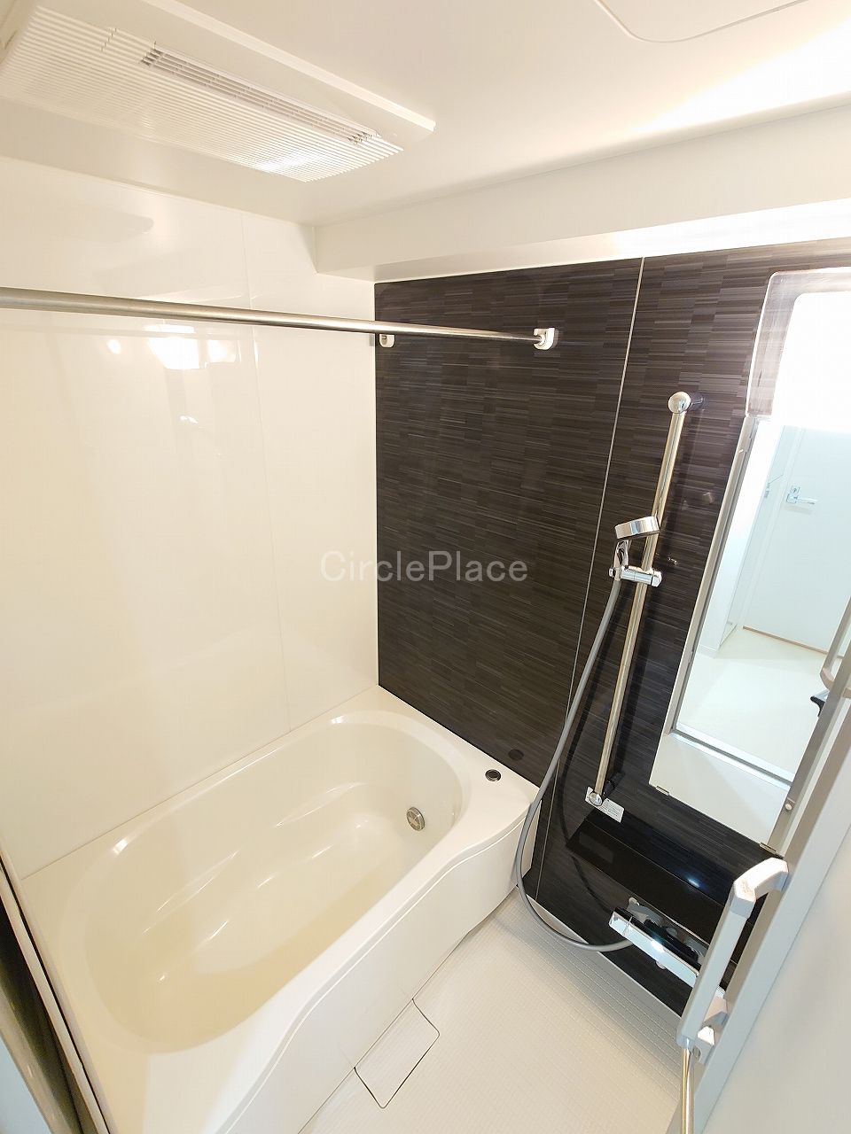 バス・シャワールーム　追い焚き・浴室乾燥機付き