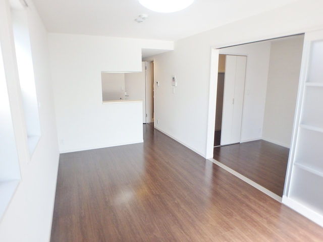 居室・リビング　角部屋の参考画像です。角部屋ではありません。