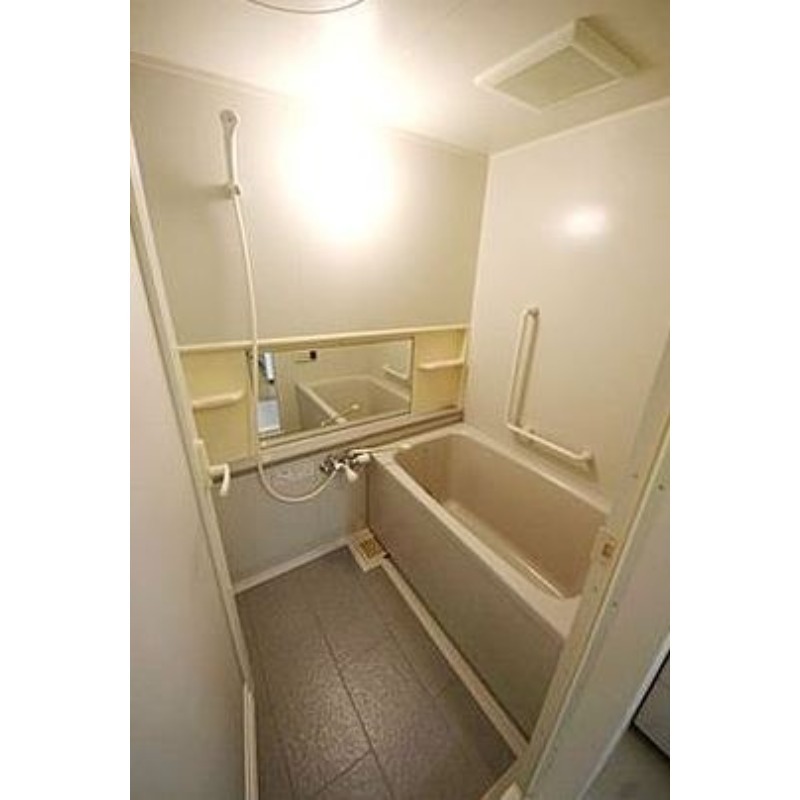 バス・シャワールーム　追い炊き機能付き♪