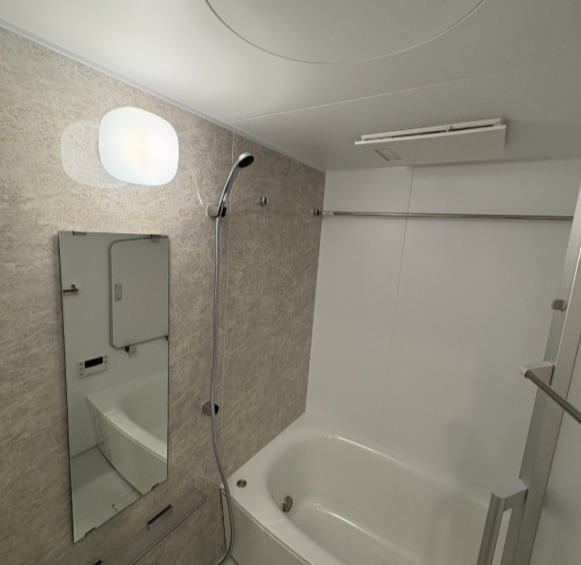 バス・シャワールーム　※別部屋の参考写真です。