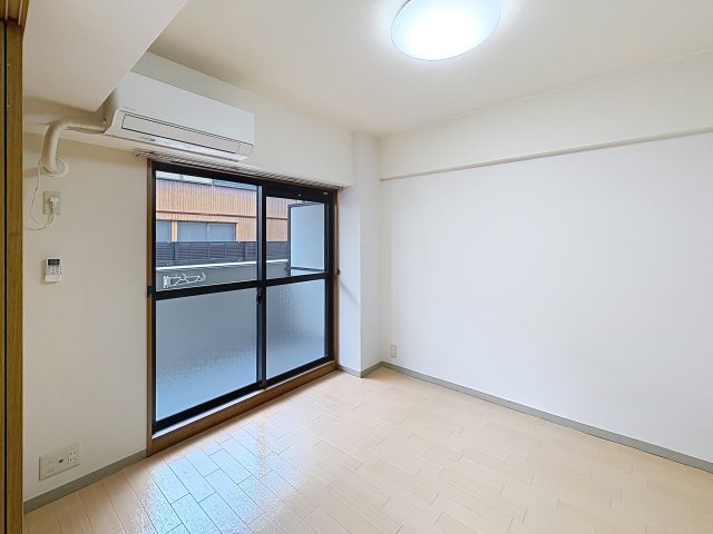 居室・リビング　掲載写真は同型モデルを掲載しており実際のお部屋と仕様等が異な