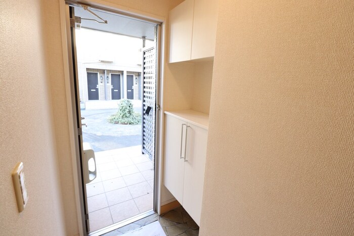 玄関　ゆったりとした玄関です