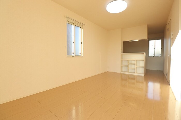 居室・リビング　こちらのリビングで趣味の時間をお楽しみください