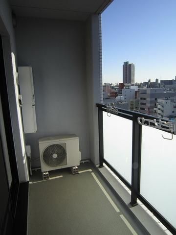 バルコニー　広々バルコニー