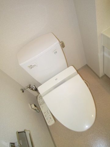 トイレ　ウォシュレット完備