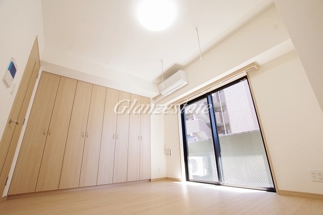 居室・リビング　☆陽の差し込む明るいリビング☆