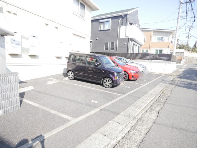 駐車場　★敷地内に駐車場がございます★