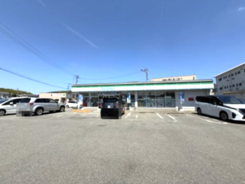 コンビニ　ファミリーマート 徳島大原町店（コンビニ）まで1072m