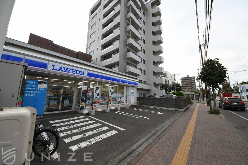 コンビニ　ローソン札幌美園8条店（コンビニ）まで304m