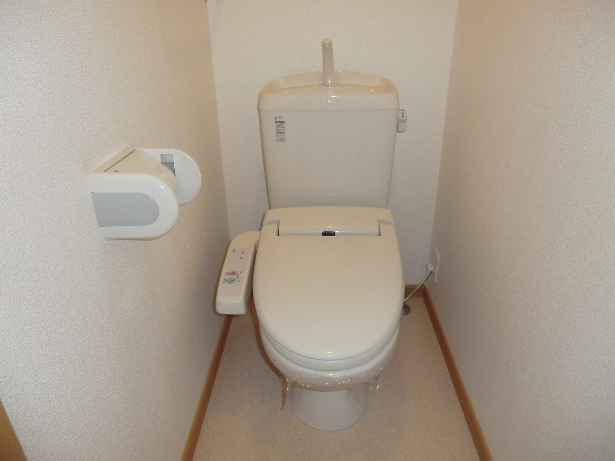 トイレ　温水洗浄便座