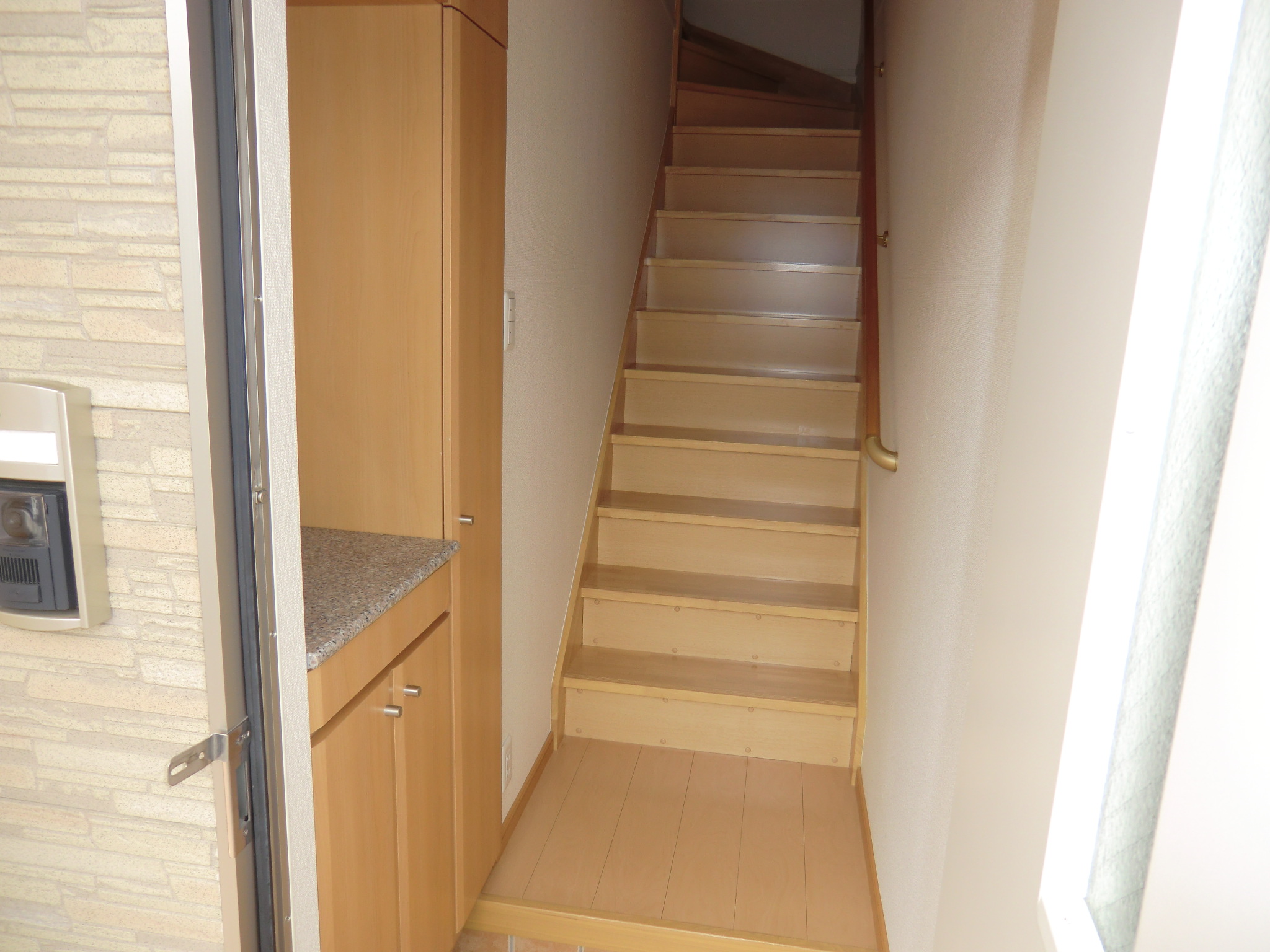 玄関　玄関内部