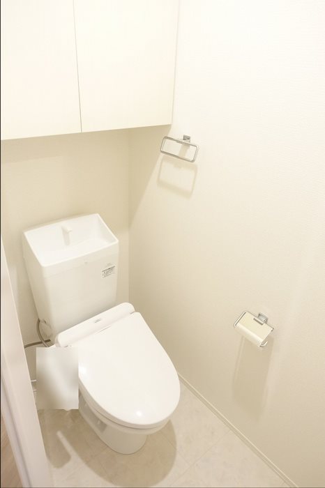 トイレ　温水洗浄暖房便座付き