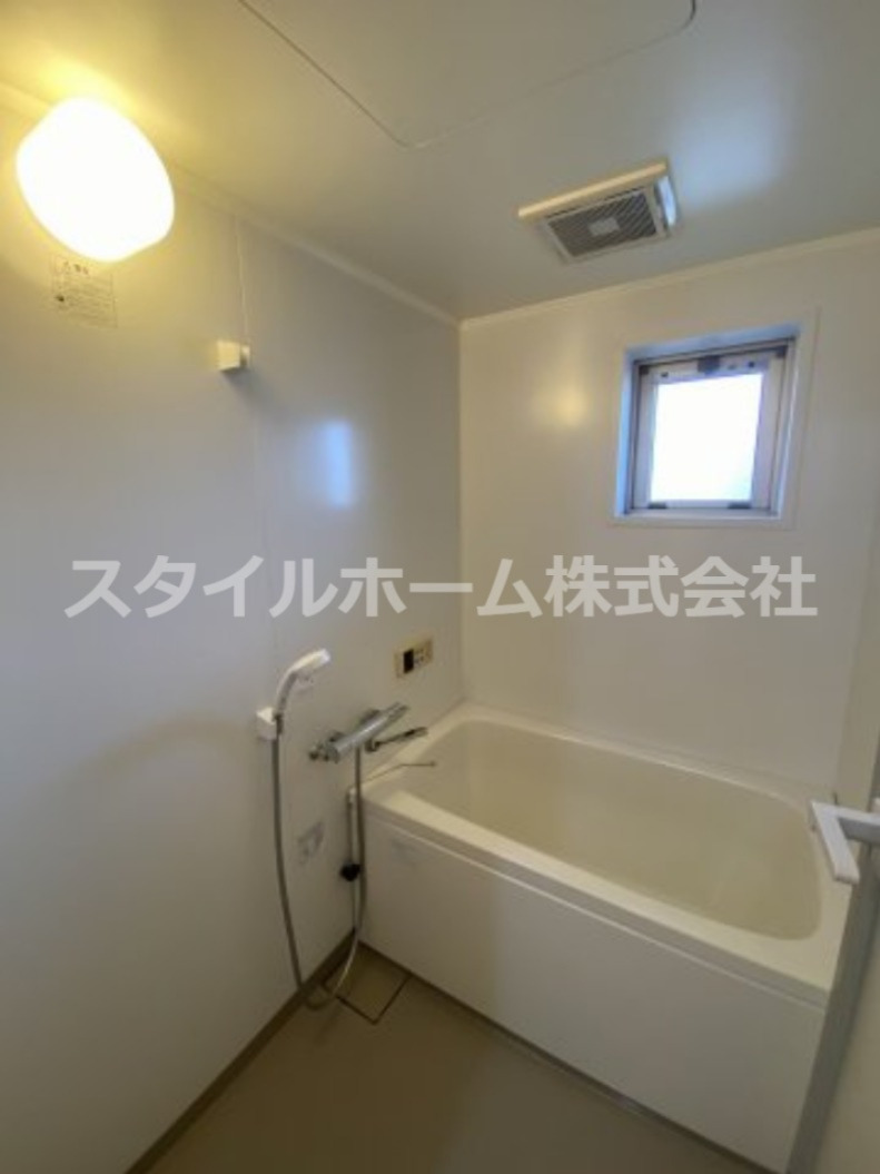 バス・シャワールーム　別部屋写真です。