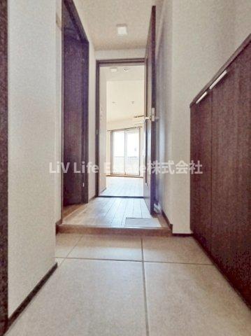 玄関　同建物別部屋写真