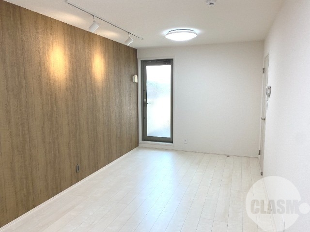 居室・リビング　アクセントクロスがオシャレです♪