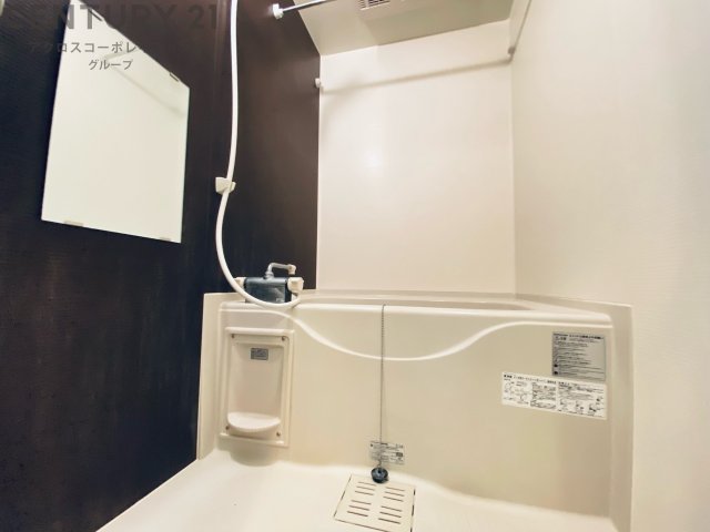 バス・シャワールーム　浴室乾燥機付きのお風呂です♪