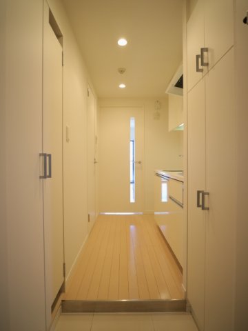 玄関　※参考写真