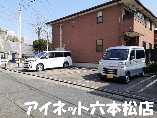 駐車場　敷地内駐車場ございます