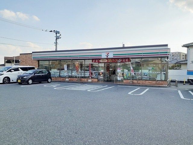 コンビニ　セブンイレブン粕屋仲原郵便局前（コンビニ）まで140m