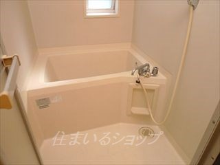 バス・シャワールーム　窓あり