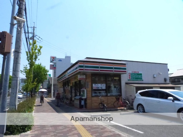 コンビニ　セブンイレブン（コンビニ）まで407m