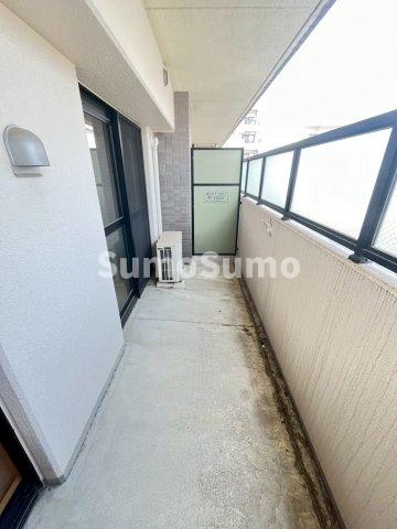 バルコニー　外からの目が気にならないバルコニーで洗濯物が干せます