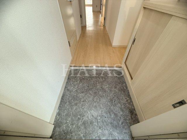 玄関　同物件別部屋です※現況優先です