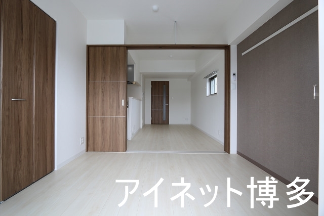 居室・リビング　家具の配置がしやすいリビングですね