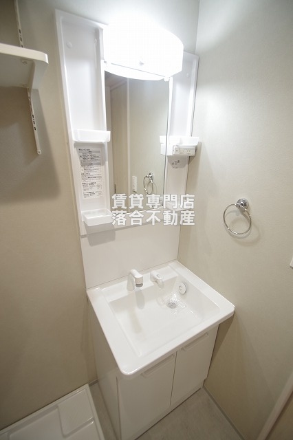 洗面設備　独立洗面化粧台付き