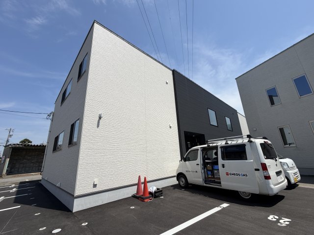 建物外観　※工事中の写真です