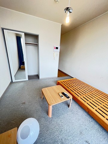 その他部屋・スペース　広くて明るい寝室