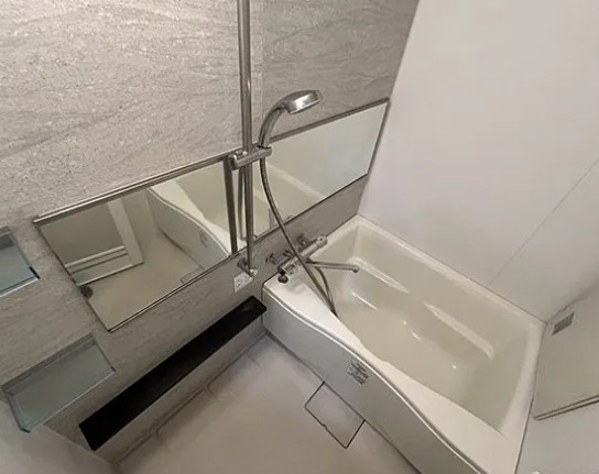 バス・シャワールーム　別部屋の画像を使用しております。