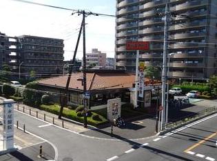 飲食店　ロイヤルホスト 戸田店（飲食店）まで762m