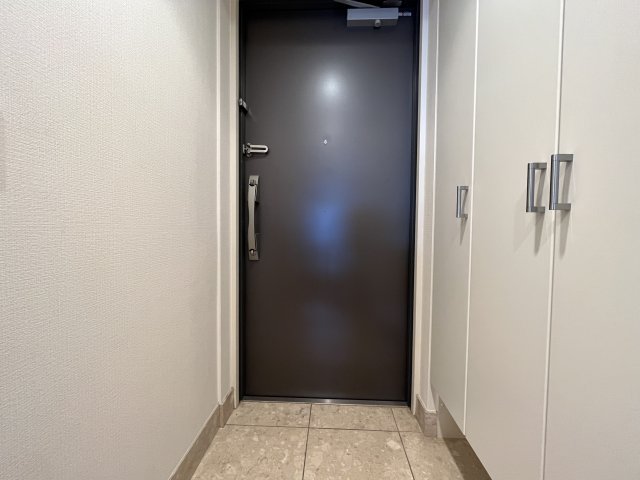玄関　※別部屋参考写真