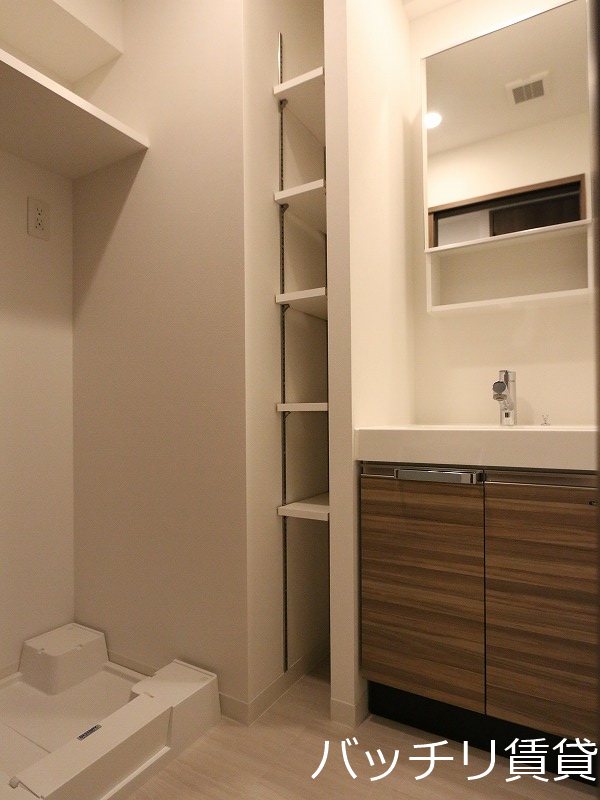 洗面設備　※同マンション別部屋写真のため、現状優先。