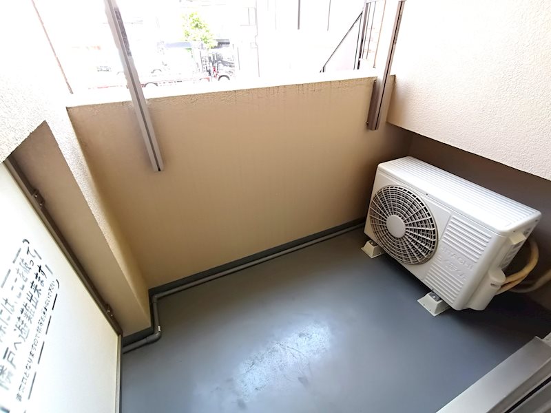 バルコニー　※別部屋の同タイプの間取です。