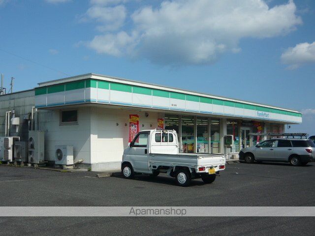 コンビニ　ファミリーマート喜入港店（コンビニ）まで2150m