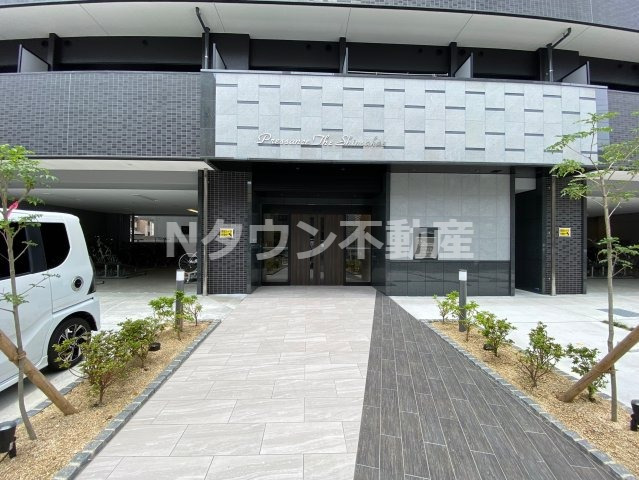 エントランス　ゆとりのあるエントランスです